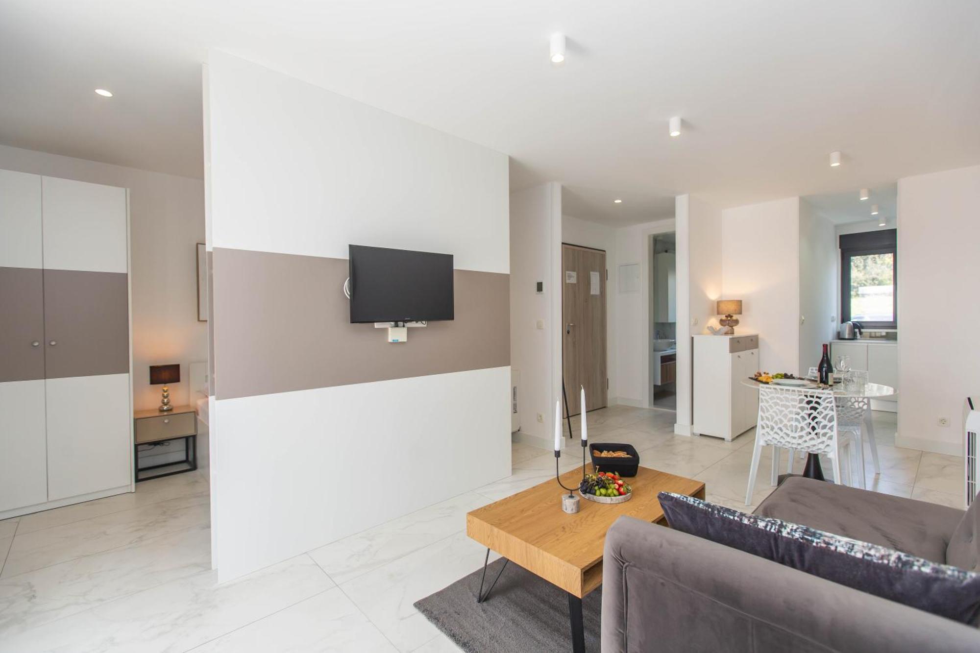23 A Heated Pool * Trogir