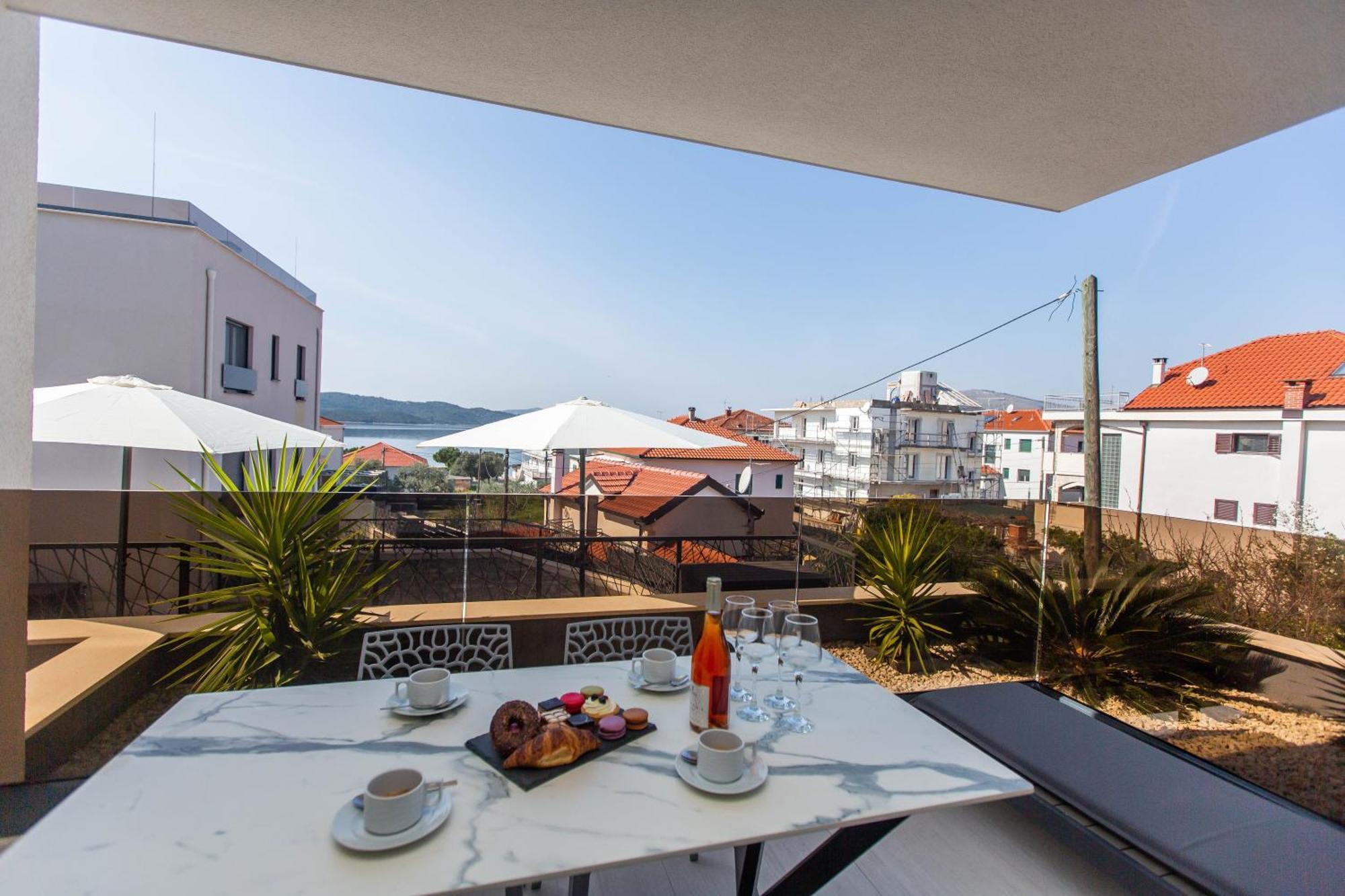 23 A Heated Pool Apartment *