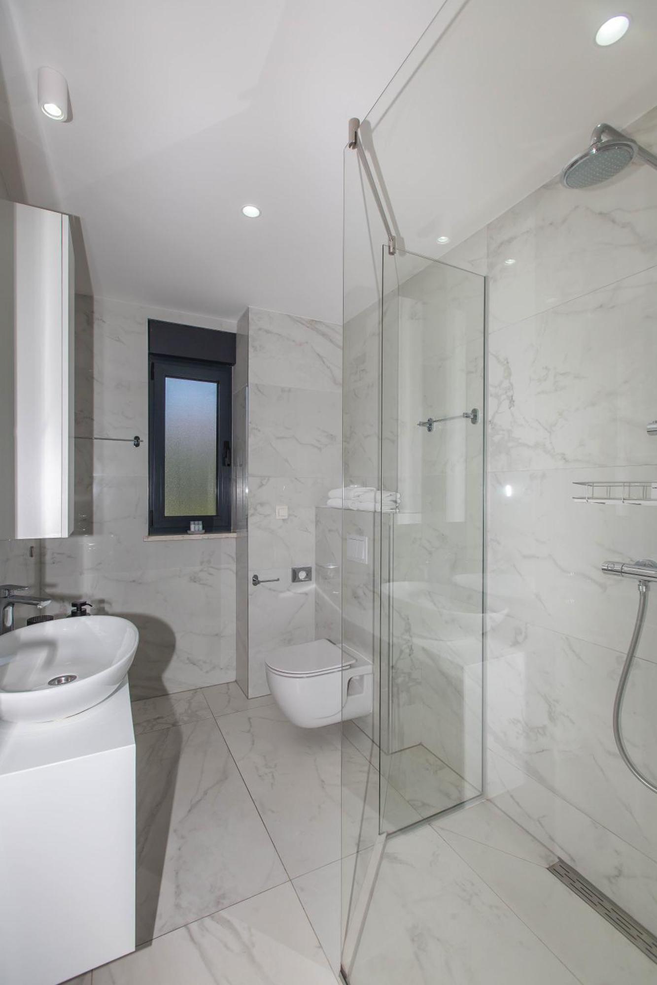 23 A Heated Pool * Trogir
