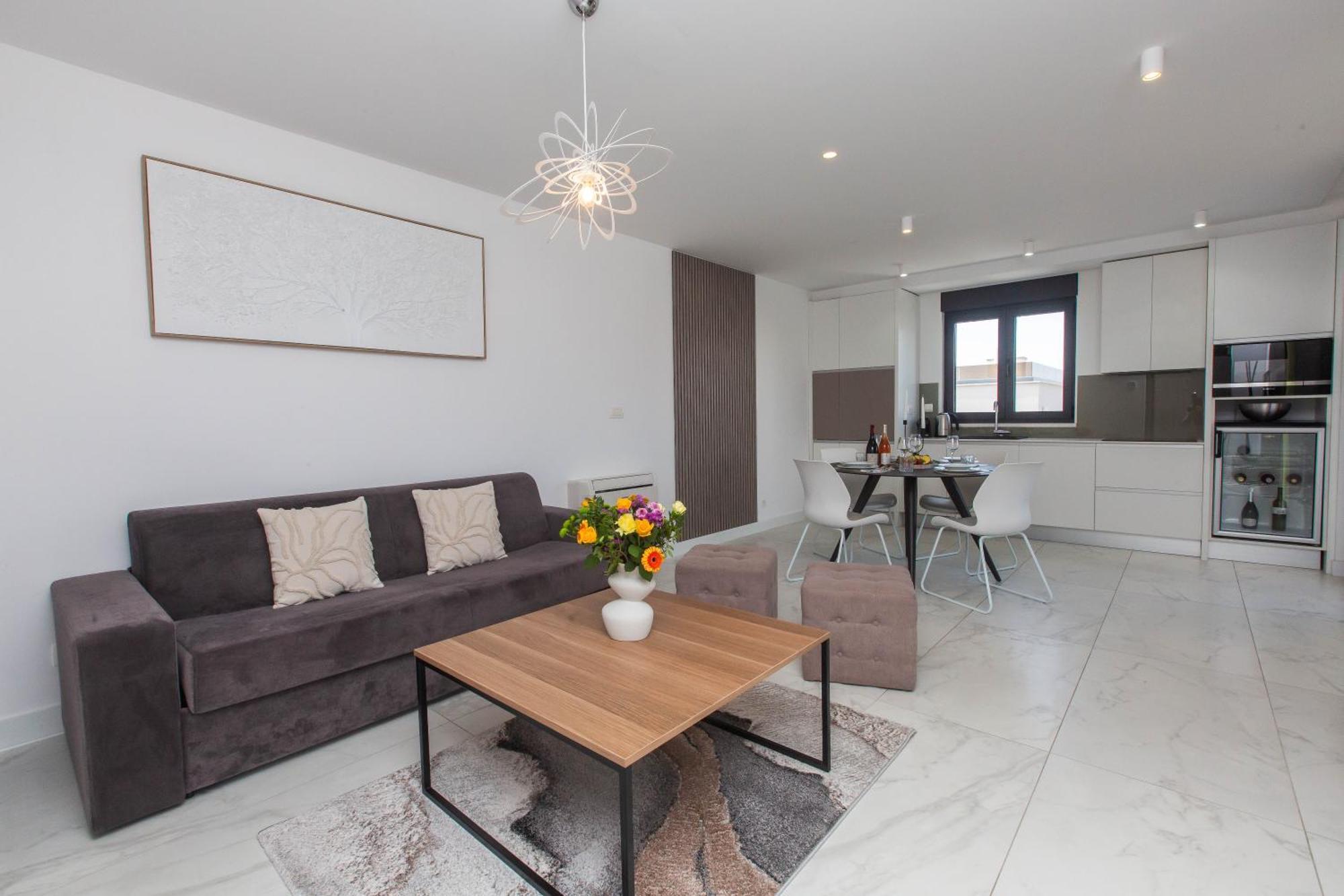Apartment 23 A Heated Pool *