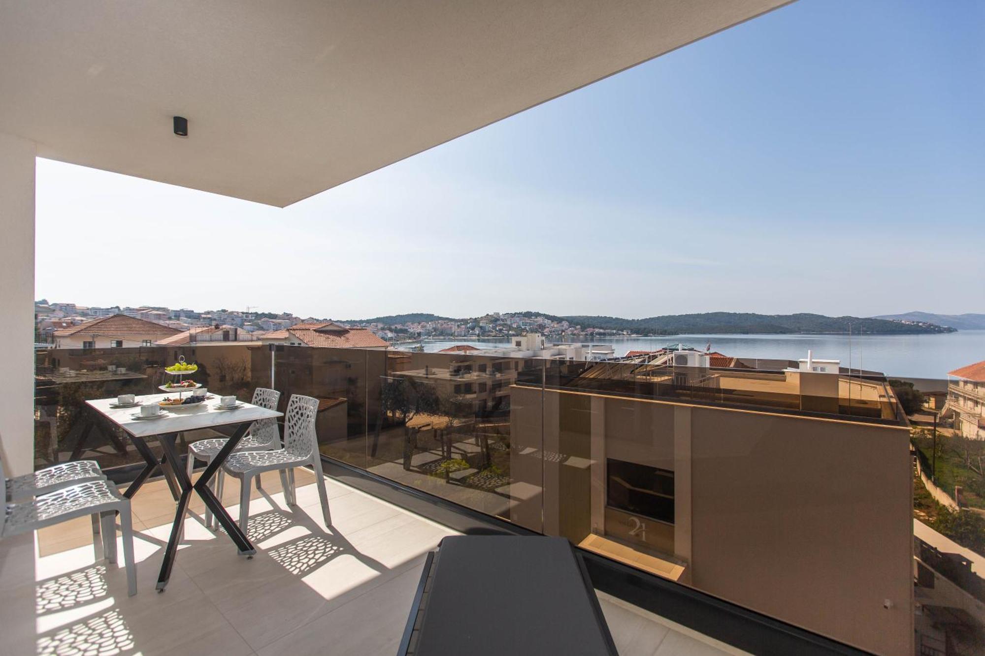 23 A Heated Pool * Trogir