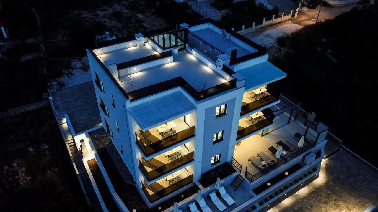 23 A Heated Pool Trogir