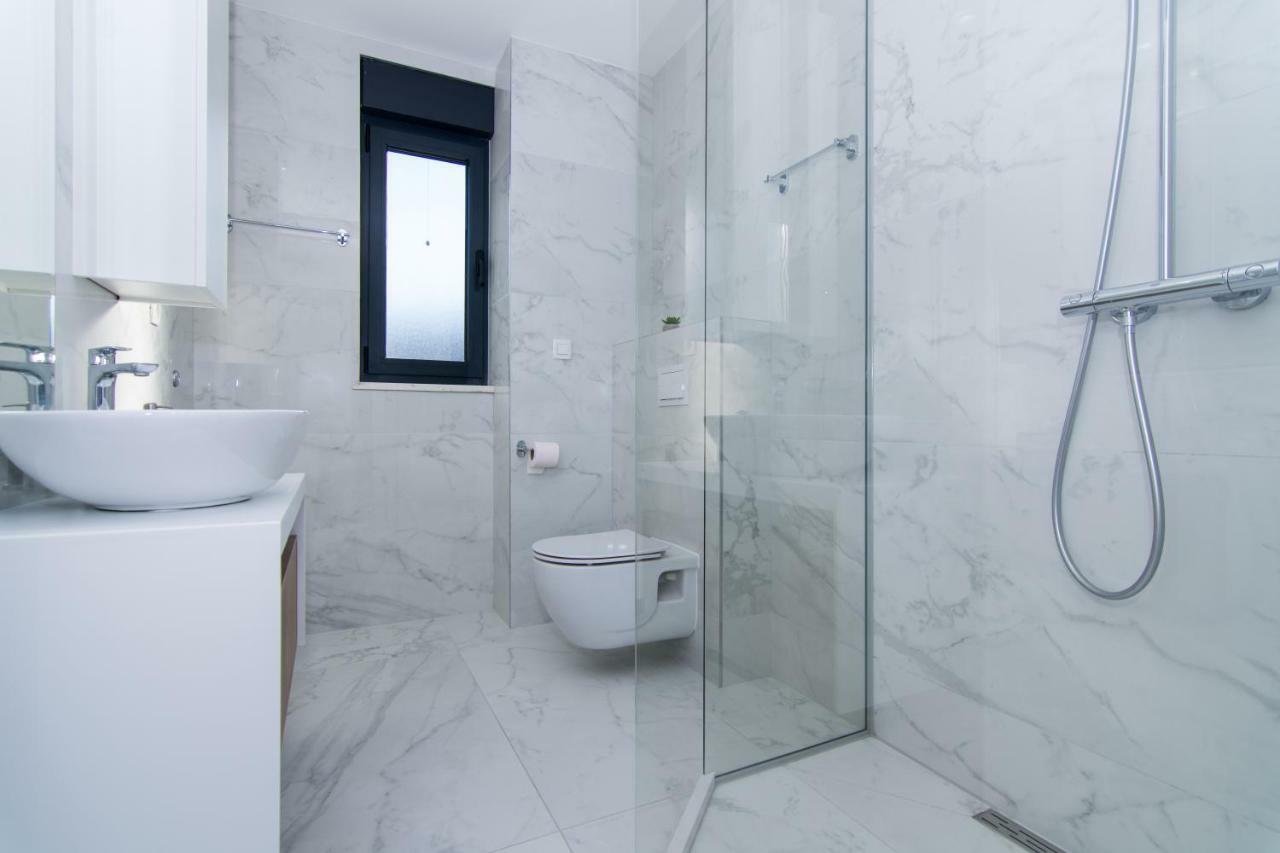Apartment 23 A Heated Pool *