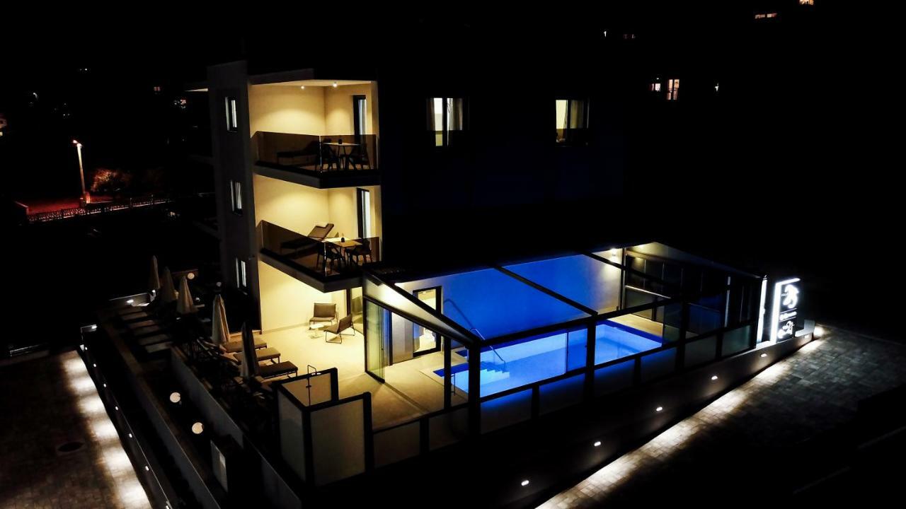 Apartment 23 A Heated Pool *
